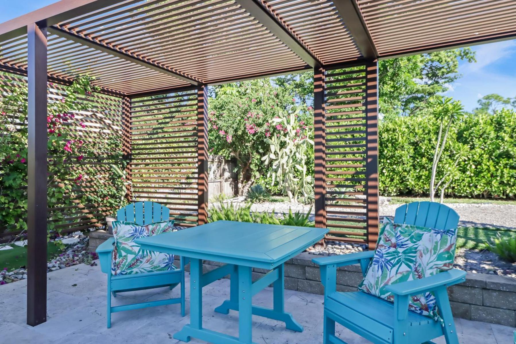 Вилла Coastal Soul House In The Heart Of Нейплс Экстерьер фото